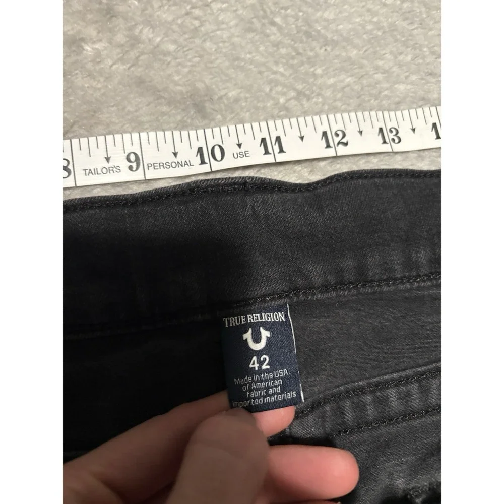 True Religion Ricky Relaxed Straight Shorts Size 42 Flap Pocket Distressed